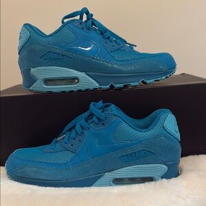 Women's Nike Air Max 90
